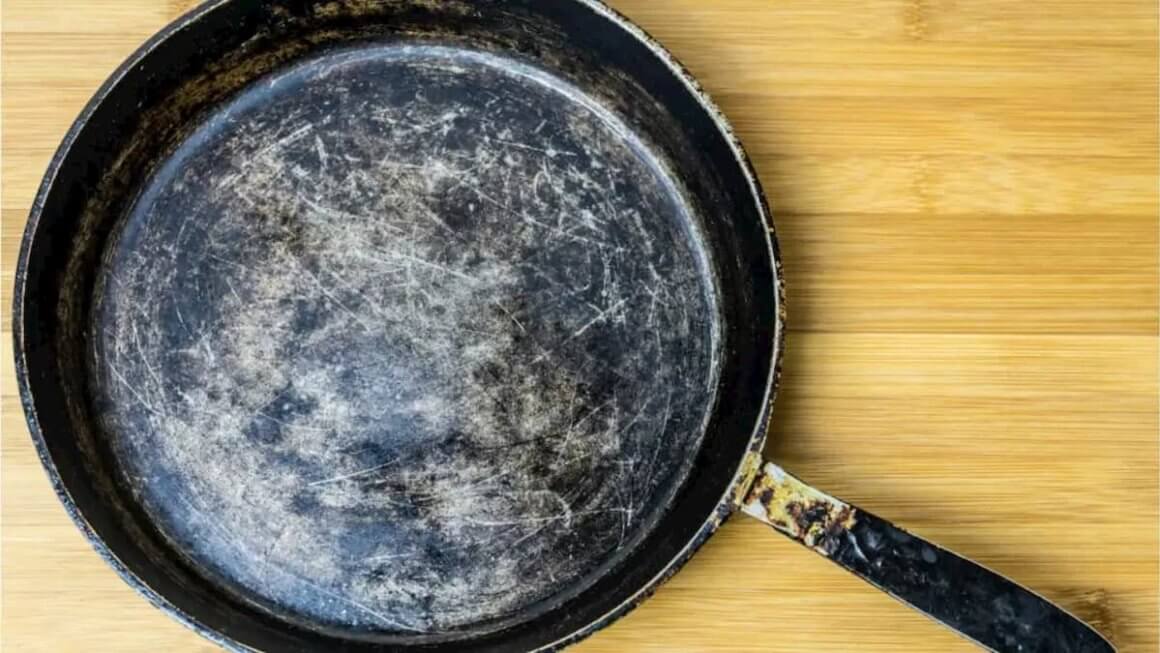 Know The Signs Of When To Throw Away Non Stick Pans when to throw away non stick pans