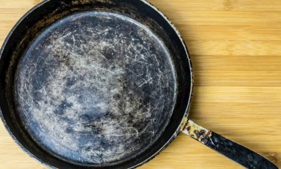 when to throw away non stick pans