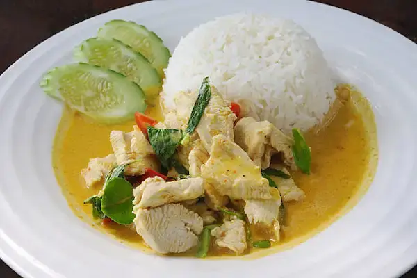 Incredibly Easy and Fast Vegan Dishes Curry coconut Thai rice