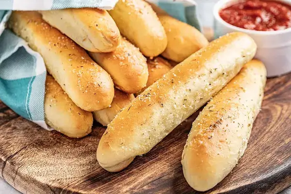 What To Eat With Potato Salad? Buns and Breadsticks